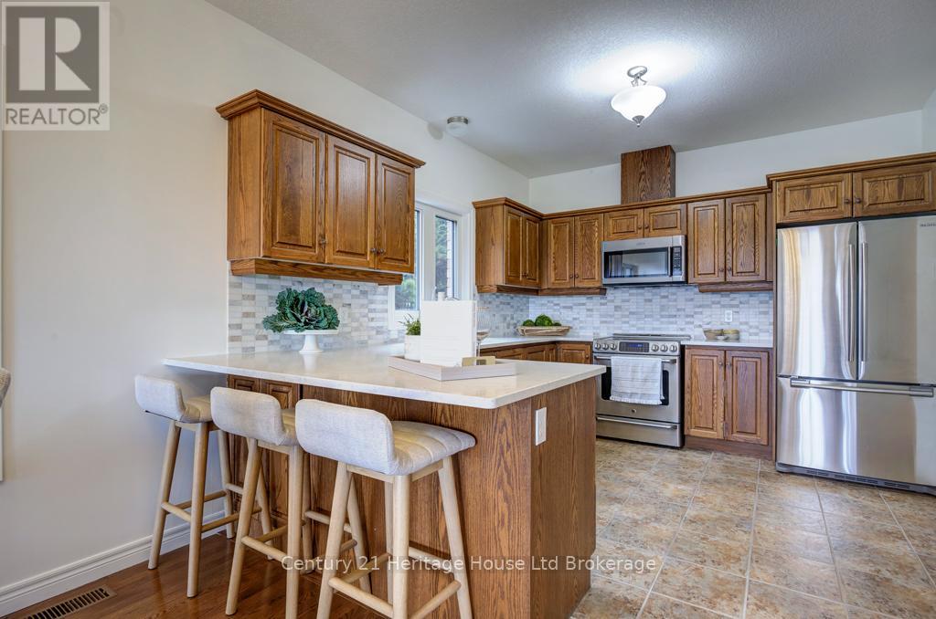 Photo 17 of 2 Green Gable Place, Woodstock ON