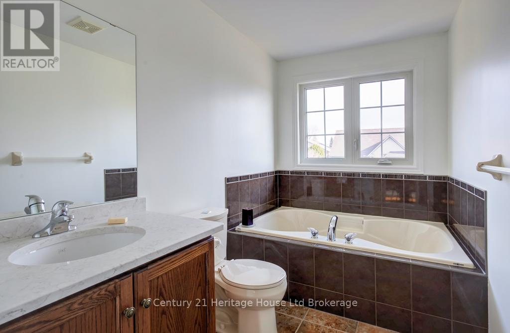 Photo 28 of 2 Green Gable Place, Woodstock ON