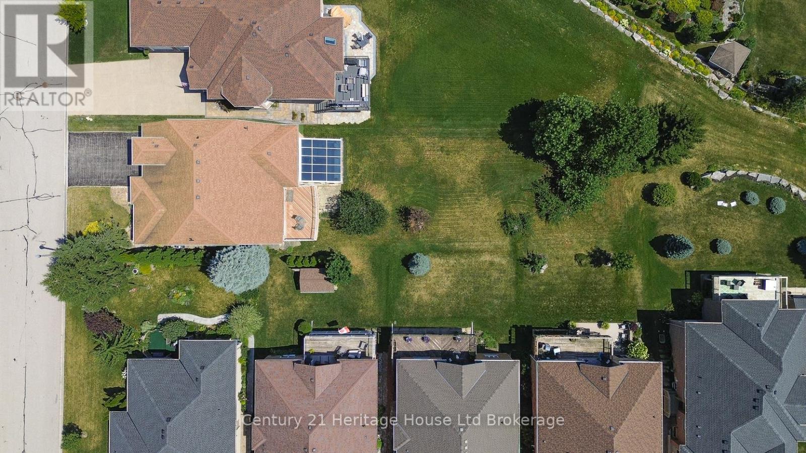 Photo 38 of 2 Green Gable Place, Woodstock ON