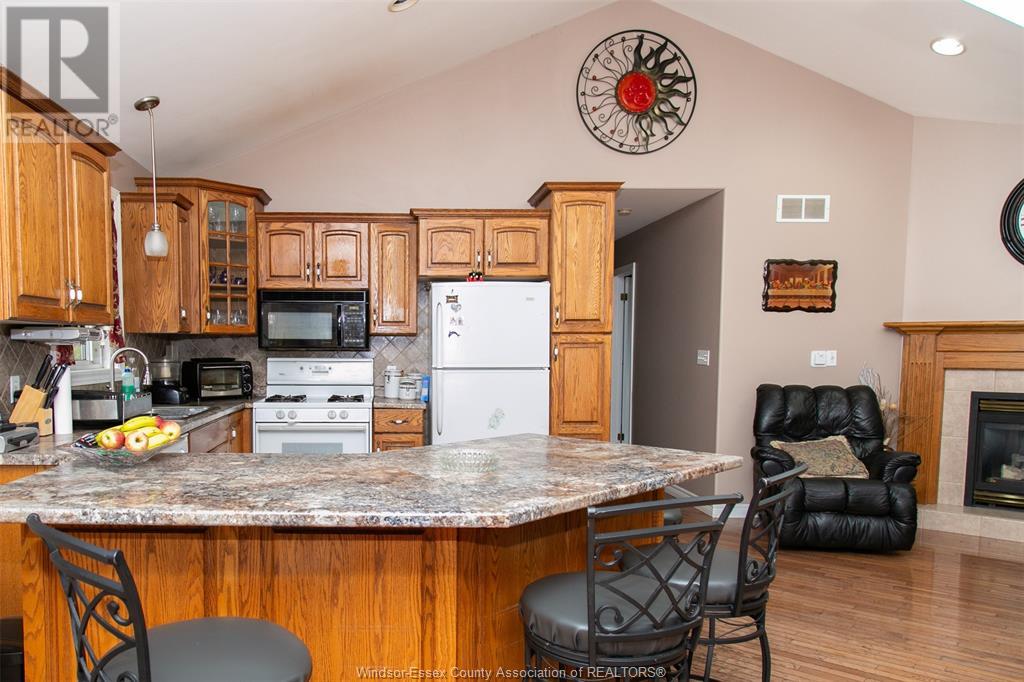 Photo 11 of 747 Eugenie, Windsor ON