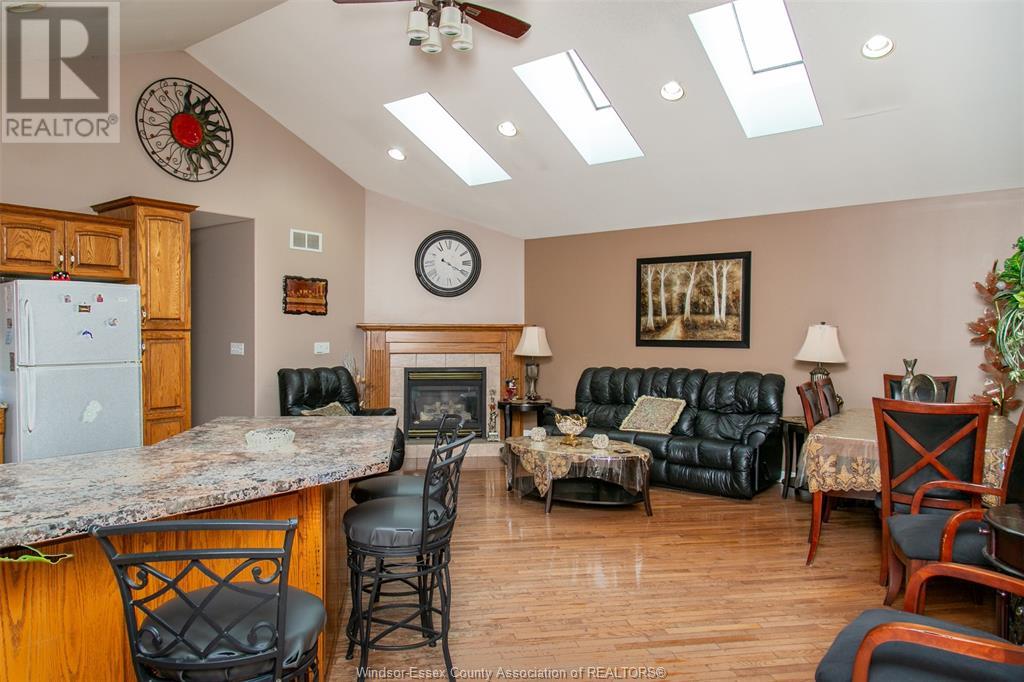 Photo 12 of 747 Eugenie, Windsor ON