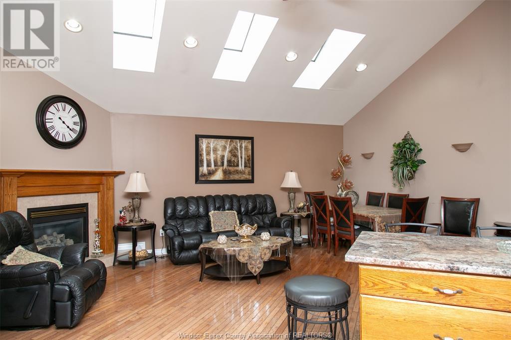 Photo 13 of 747 Eugenie, Windsor ON