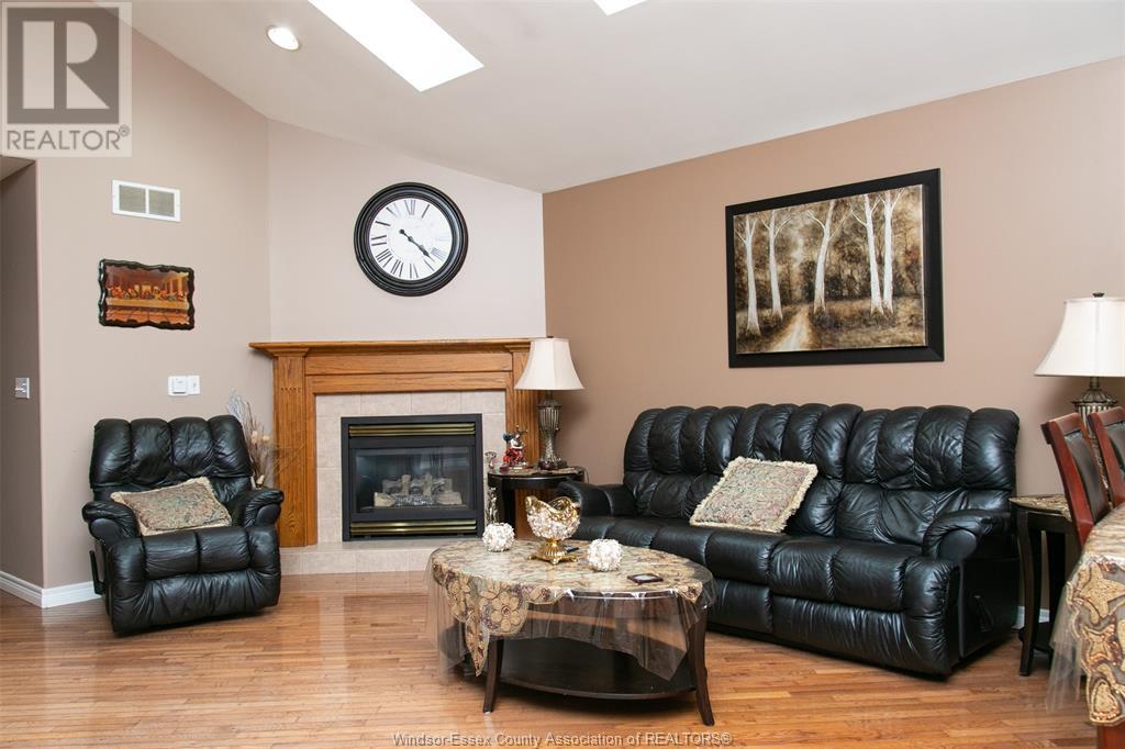 Photo 14 of 747 Eugenie, Windsor ON