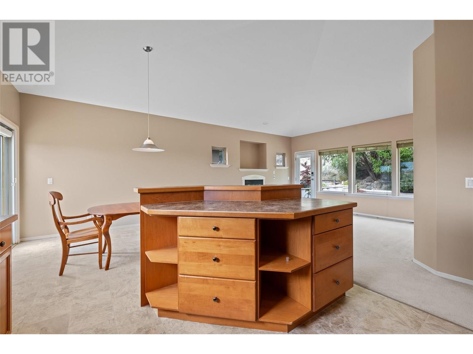  2060 Spyglass Way, West Kelowna