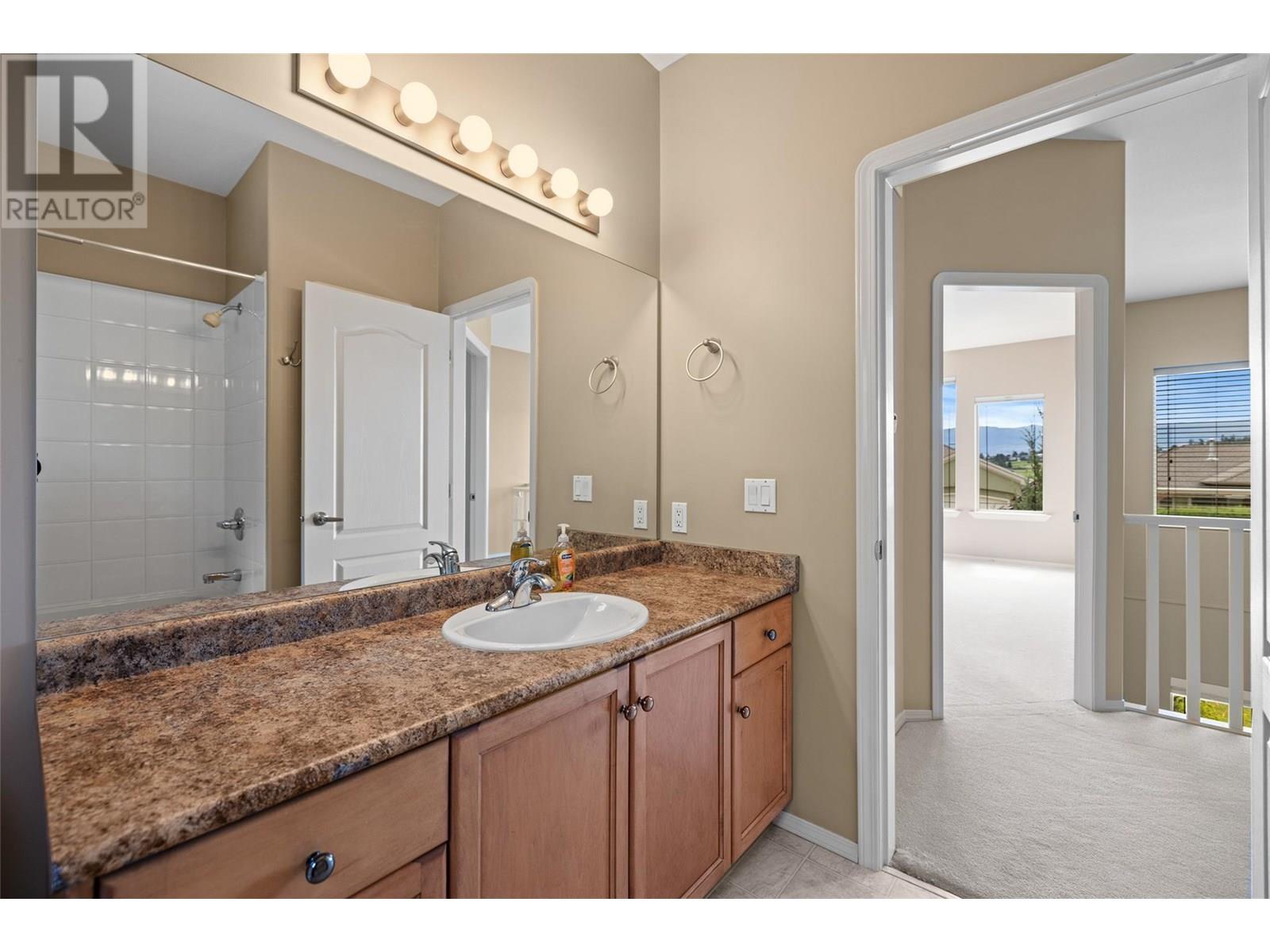  2060 Spyglass Way, West Kelowna
