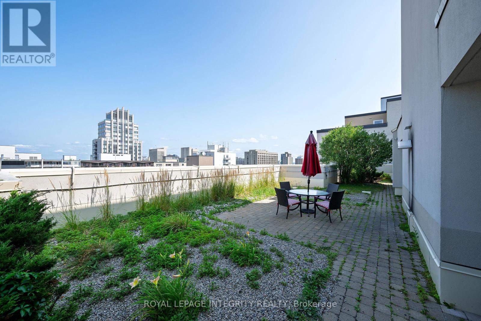 Photo 32 of 203 138 Somerset Street W, Ottawa ON