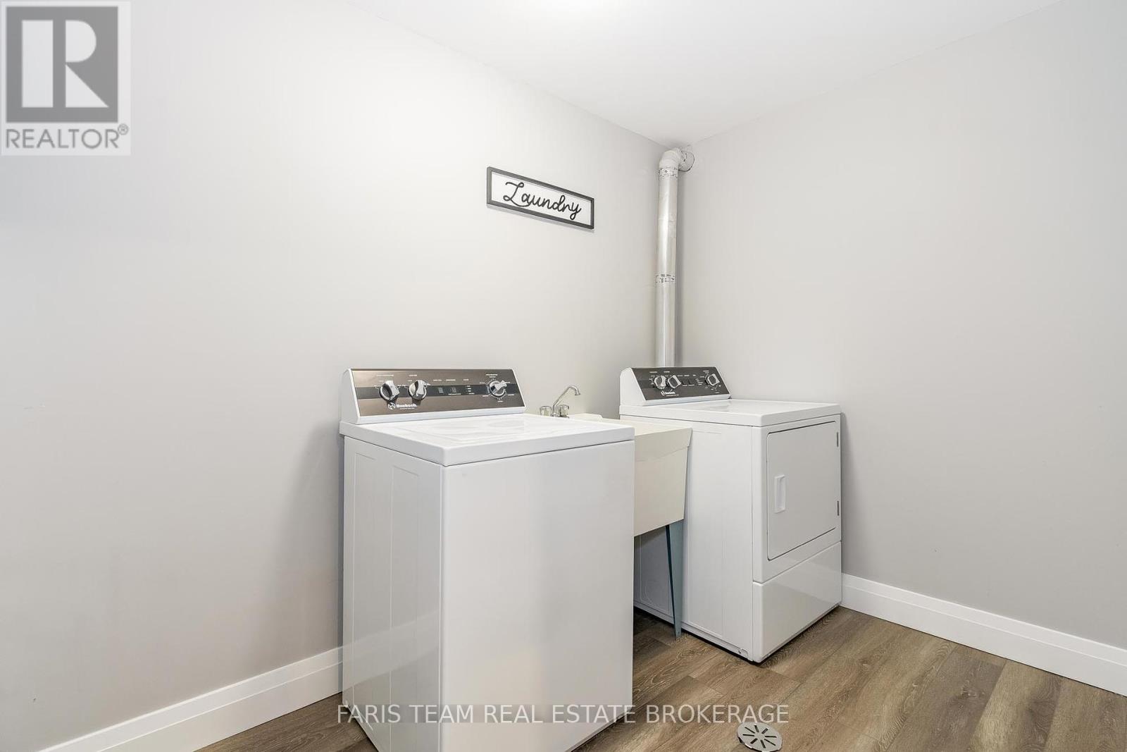 Photo 23 of 888 Hugel Avenue, Midland ON