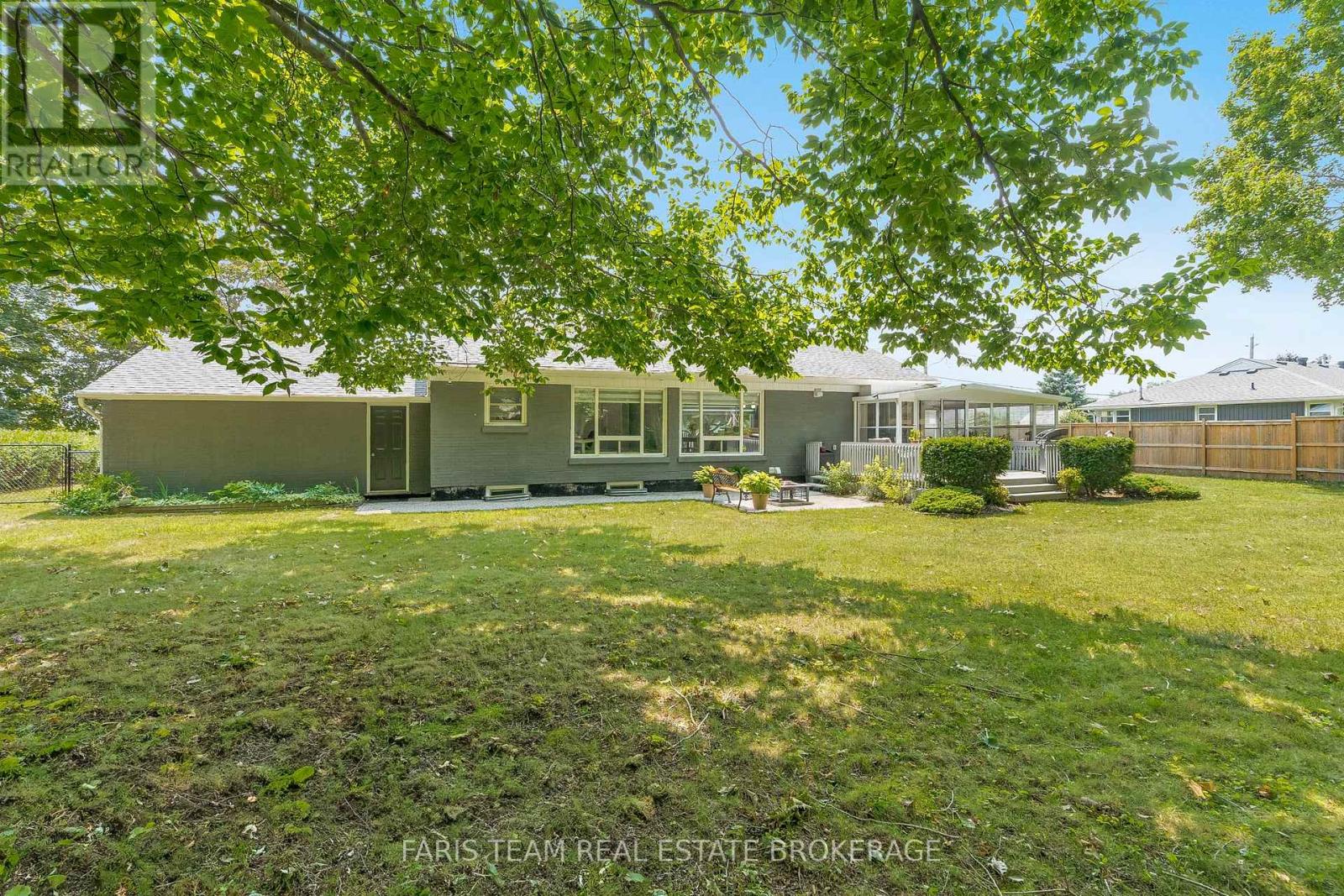 Photo 9 of 888 Hugel Avenue, Midland ON