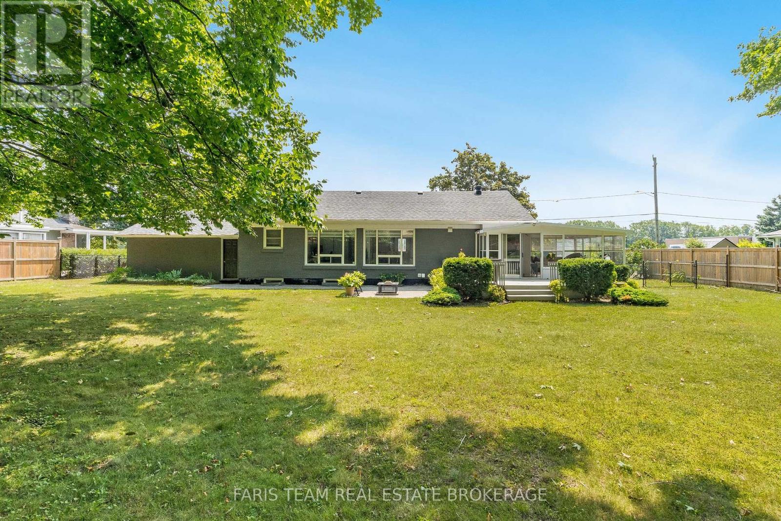 Photo 2 of 888 Hugel Avenue, Midland ON