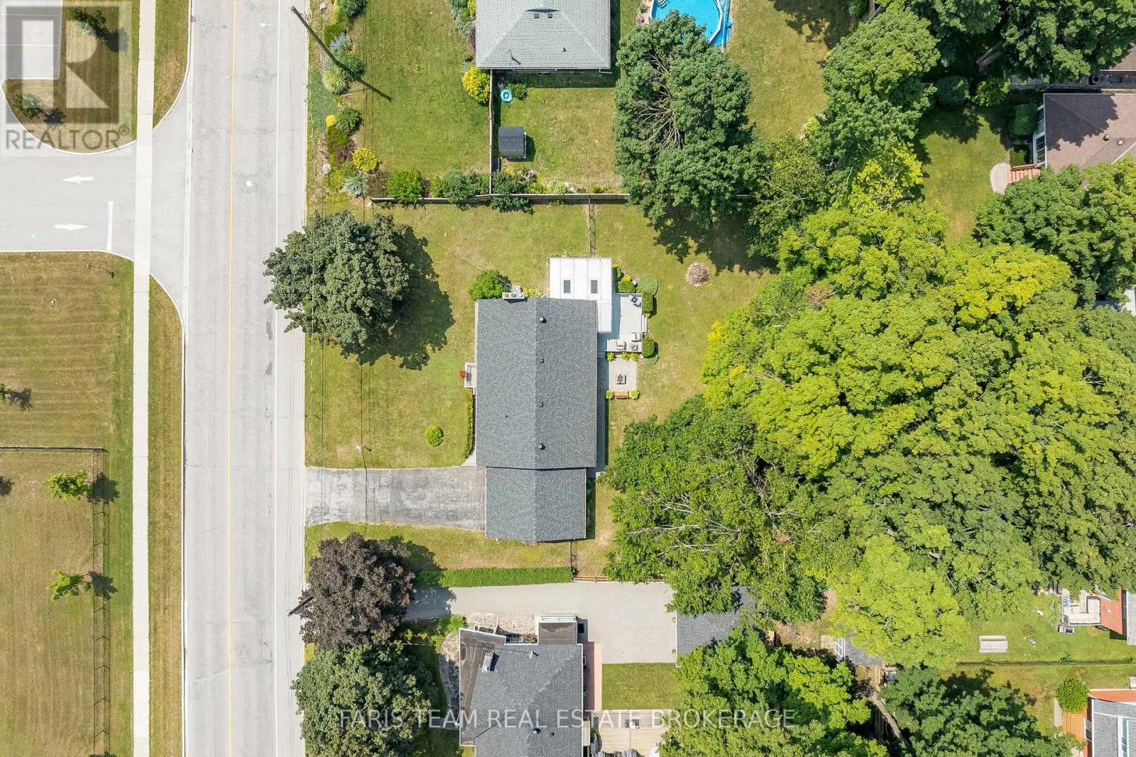 Photo 8 of 888 Hugel Avenue, Midland ON