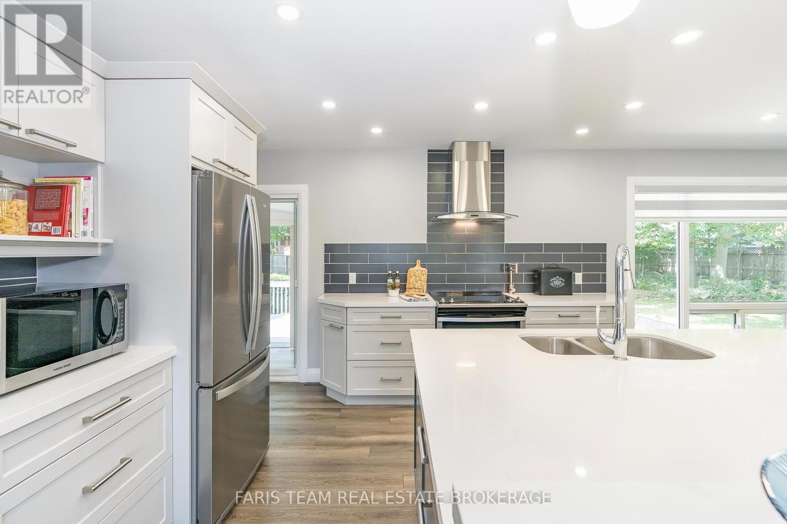 Photo 11 of 888 Hugel Avenue, Midland ON