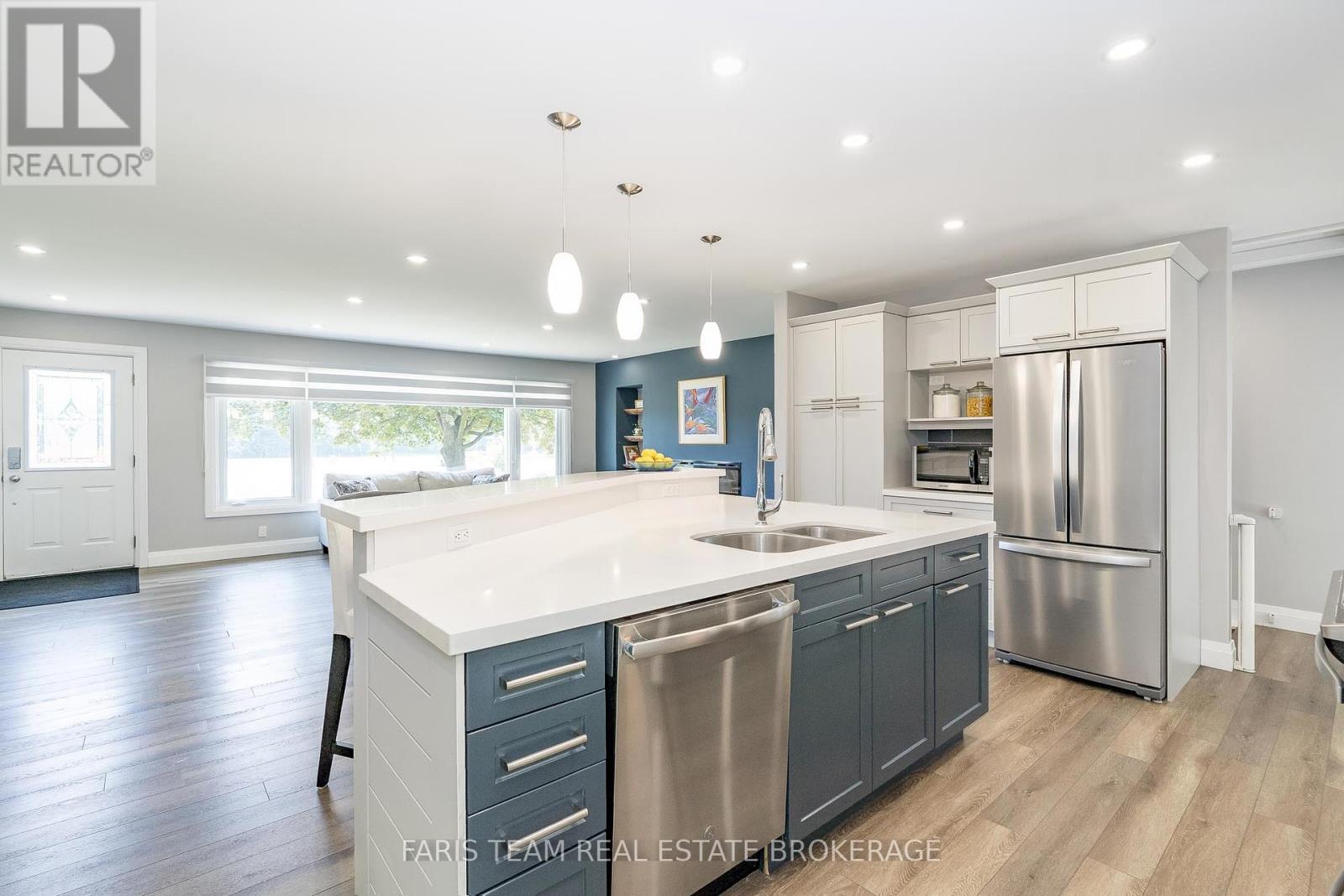 Photo 33 of 888 Hugel Avenue, Midland ON