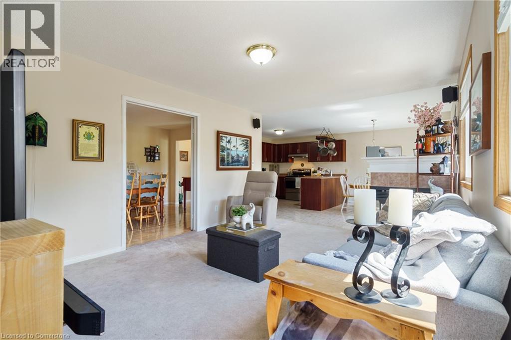 Photo 19 of 10 Nature Court, Hamilton ON