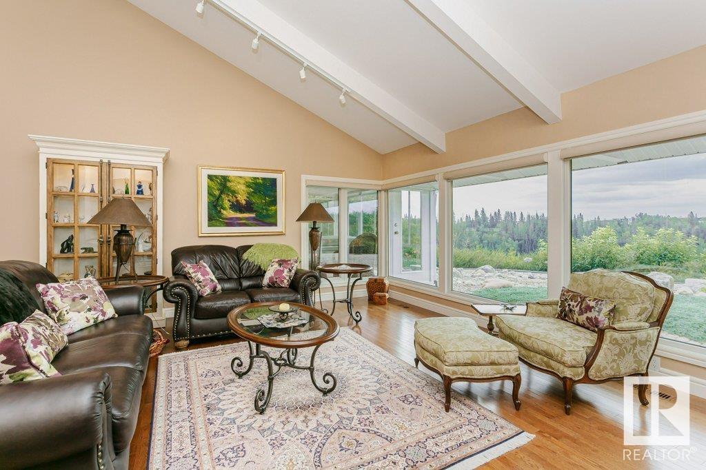 Photo 14 of 1 Donsdale Cr Nw, Edmonton AB