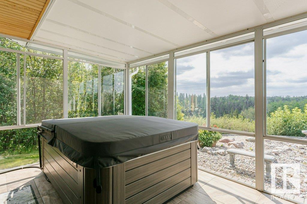 Photo 28 of 1 Donsdale Cr Nw, Edmonton AB