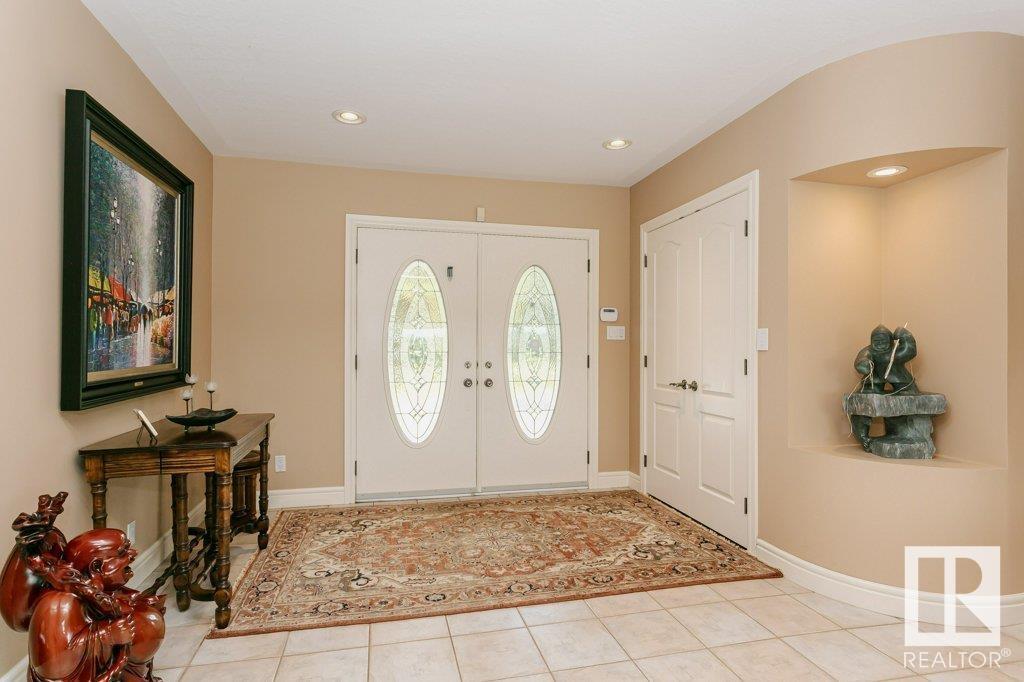 Photo 11 of 1 Donsdale Cr Nw, Edmonton AB