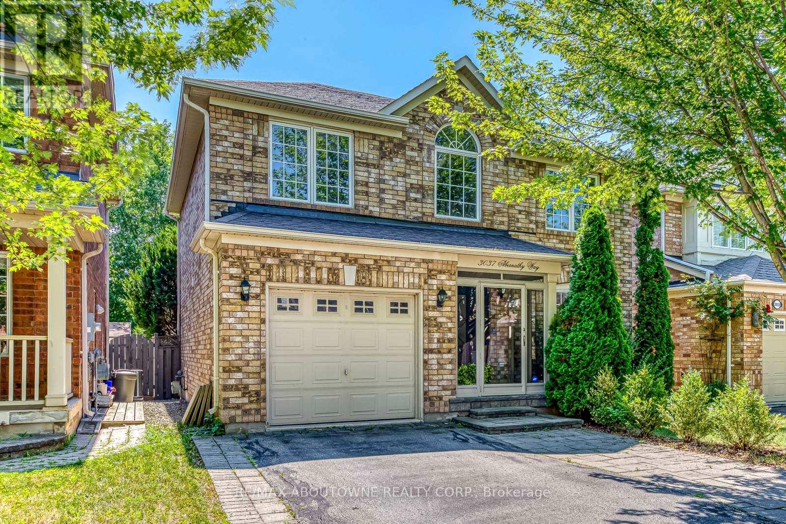 Photo 2 of 3037 Abernathy Way, Oakville ON