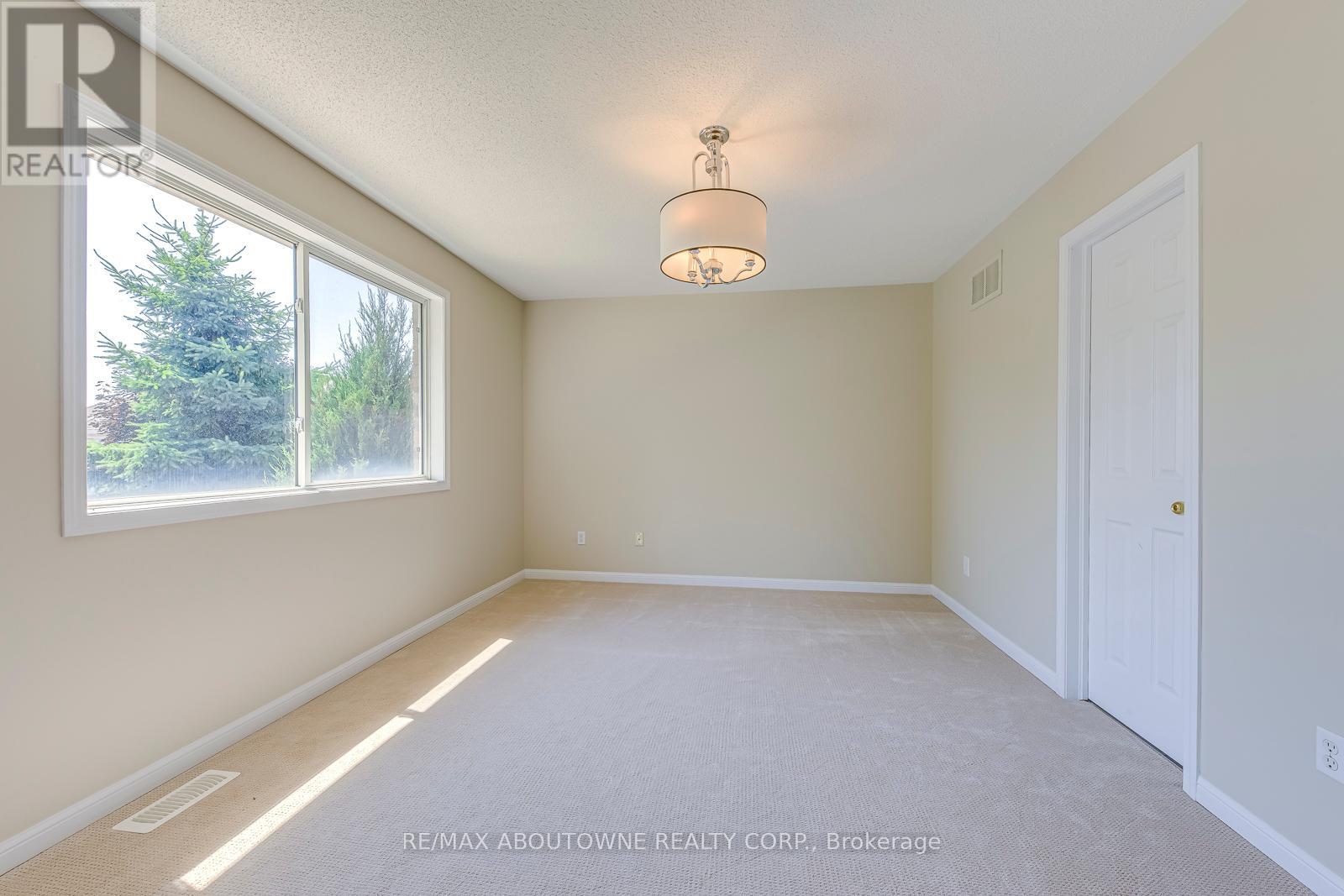 Photo 23 of 3037 Abernathy Way, Oakville ON