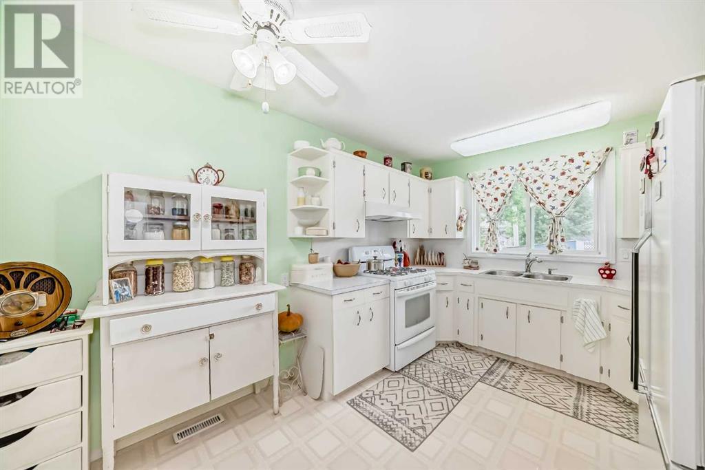 Single Family House Bungalow for Sale in  Doverview Crescent SE Dover Calgary 