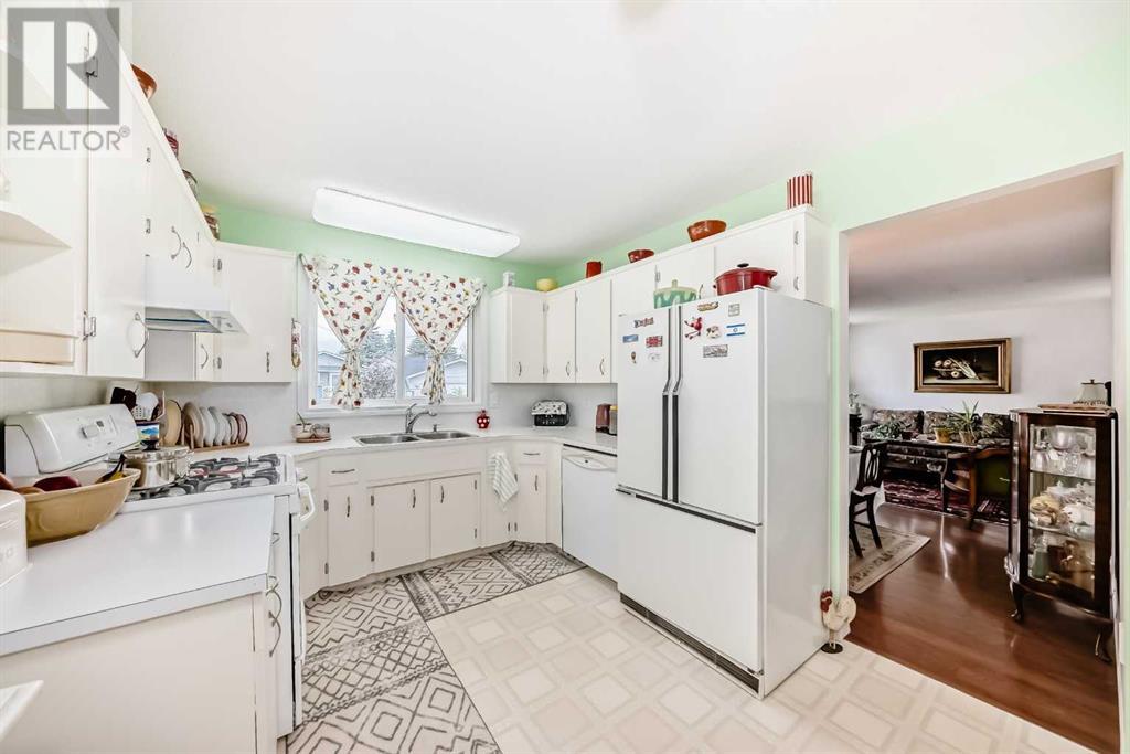 Single Family House Bungalow for Sale in  Doverview Crescent SE Dover Calgary 