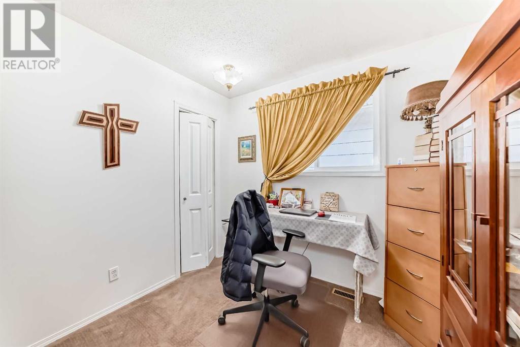Single Family House Bungalow for Sale in  Doverview Crescent SE Dover Calgary 