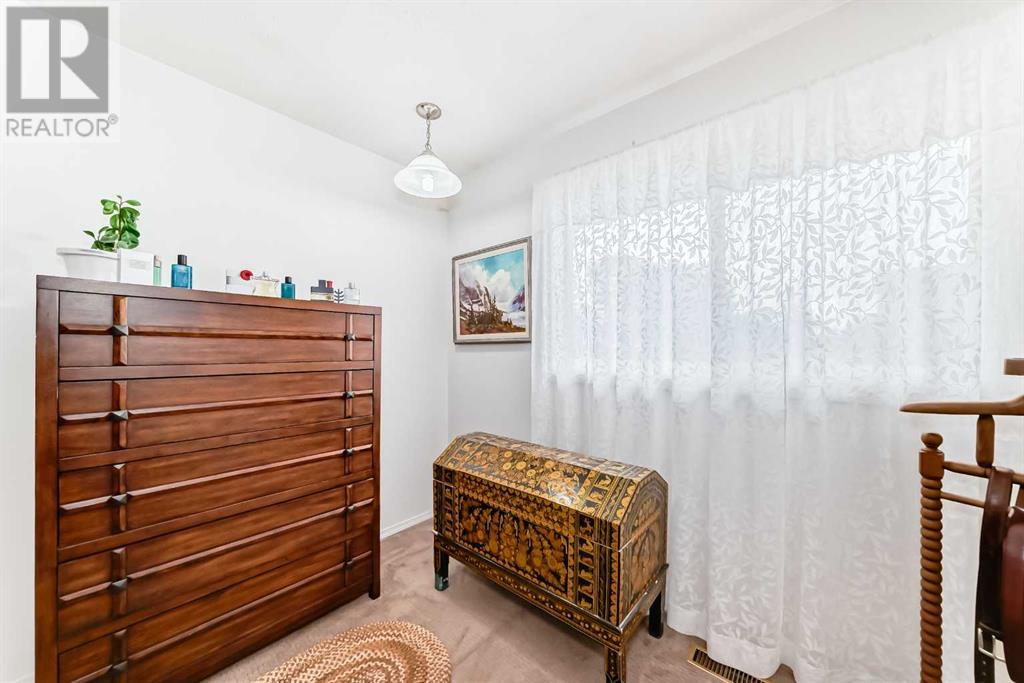 Single Family House Bungalow for Sale in  Doverview Crescent SE Dover Calgary 