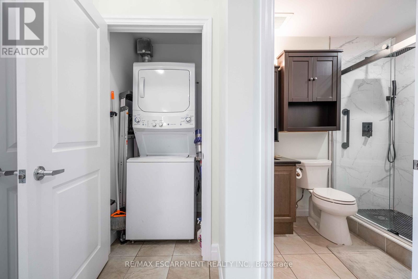 Photo 2 of 409 90 Charlton Avenue W, Hamilton ON