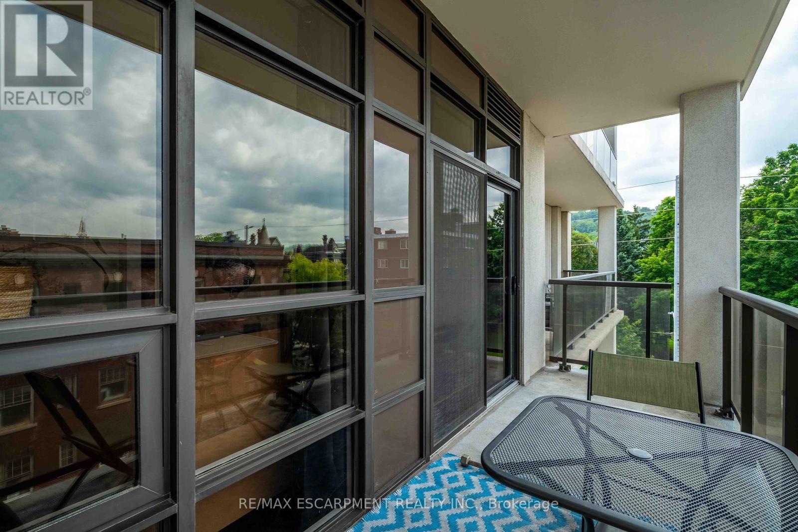 Photo 15 of 409 90 Charlton Avenue W, Hamilton ON