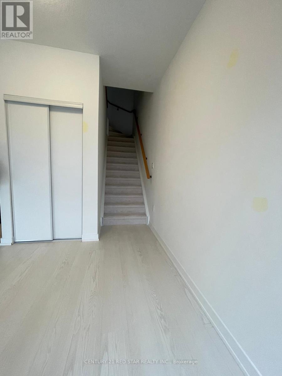 Photo 2 of C 11 10 Palace Street, Kitchener ON