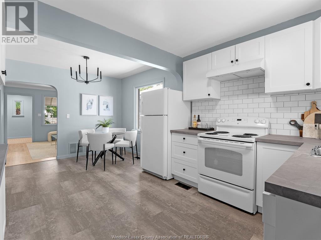 Photo 11 of 1722 Albert Road, Windsor ON