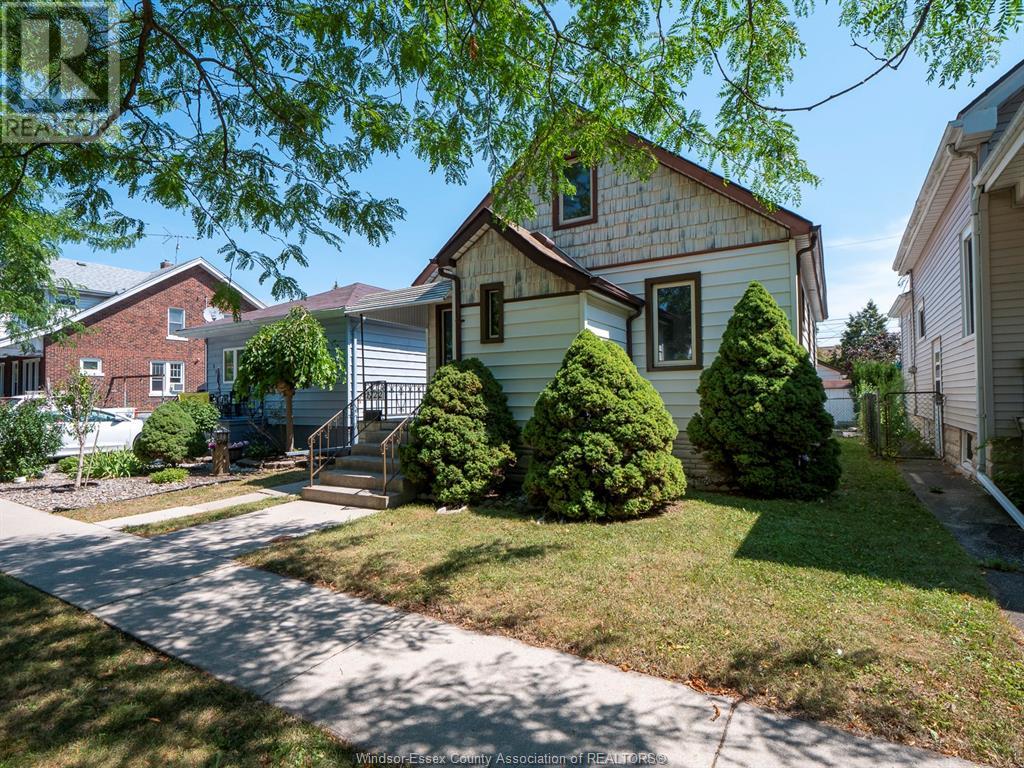 Photo 2 of 1722 Albert Road, Windsor ON