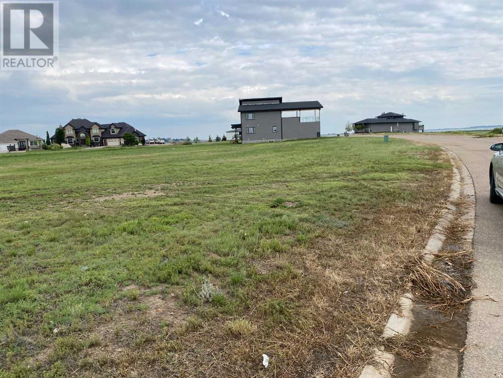 35 Kingfisher Estates - Photo 2 of 5, Lake Newell Resort, Alberta