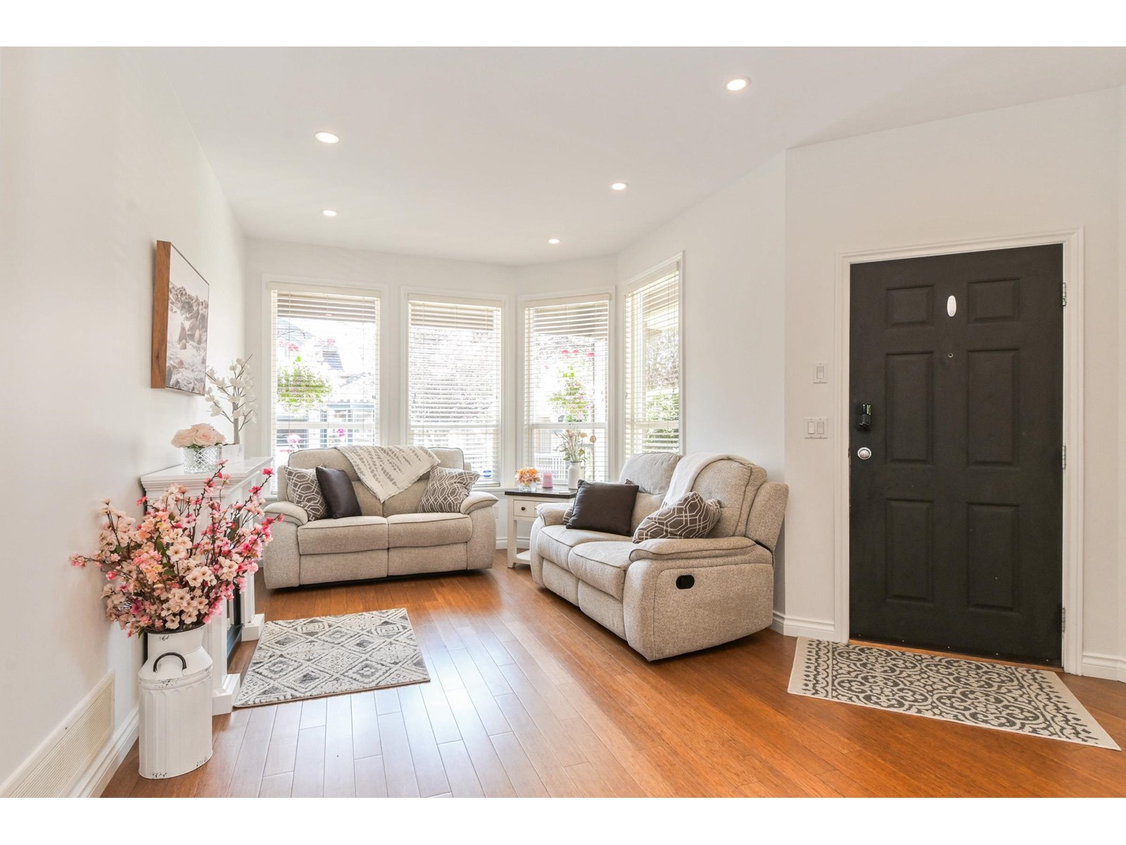 Photo 9 of 21671 89 A Avenue, Langley BC