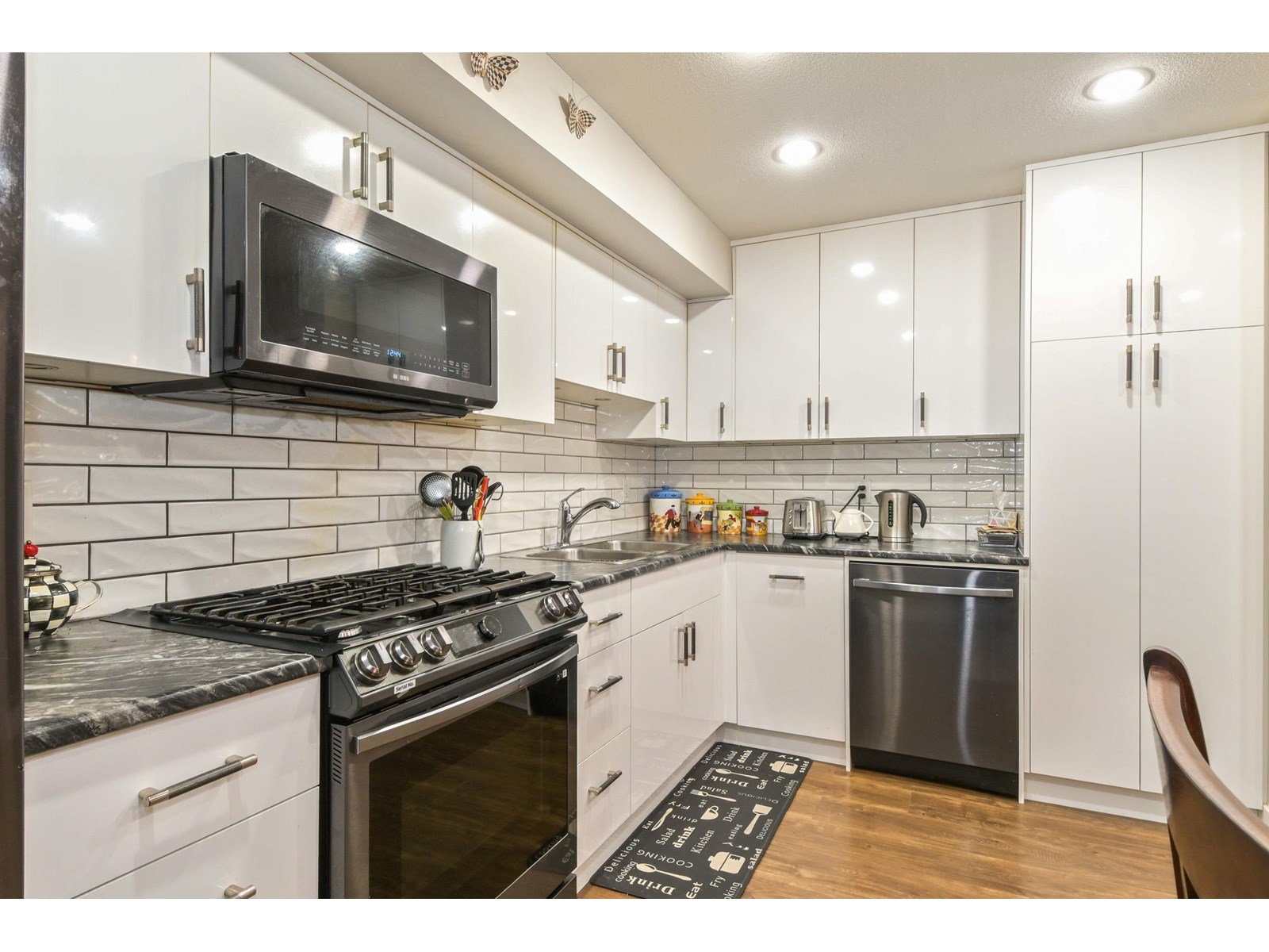 Photo 18 of 21671 89 A Avenue, Langley BC