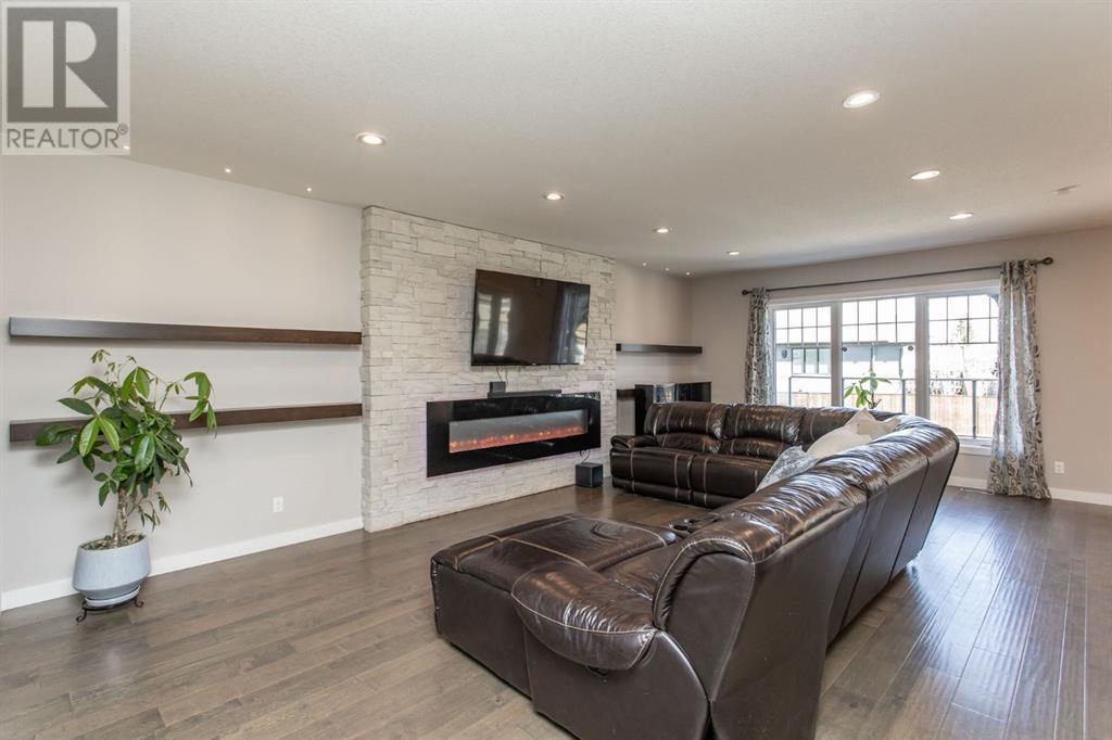 Photo 18 of 52 Talisman Close, Red Deer AB