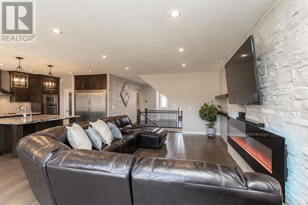 Photo 17 of 52 Talisman Close, Red Deer AB