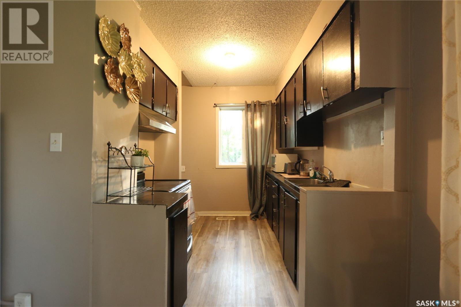 Photo 11 of 1360 Athol Street, Regina SK