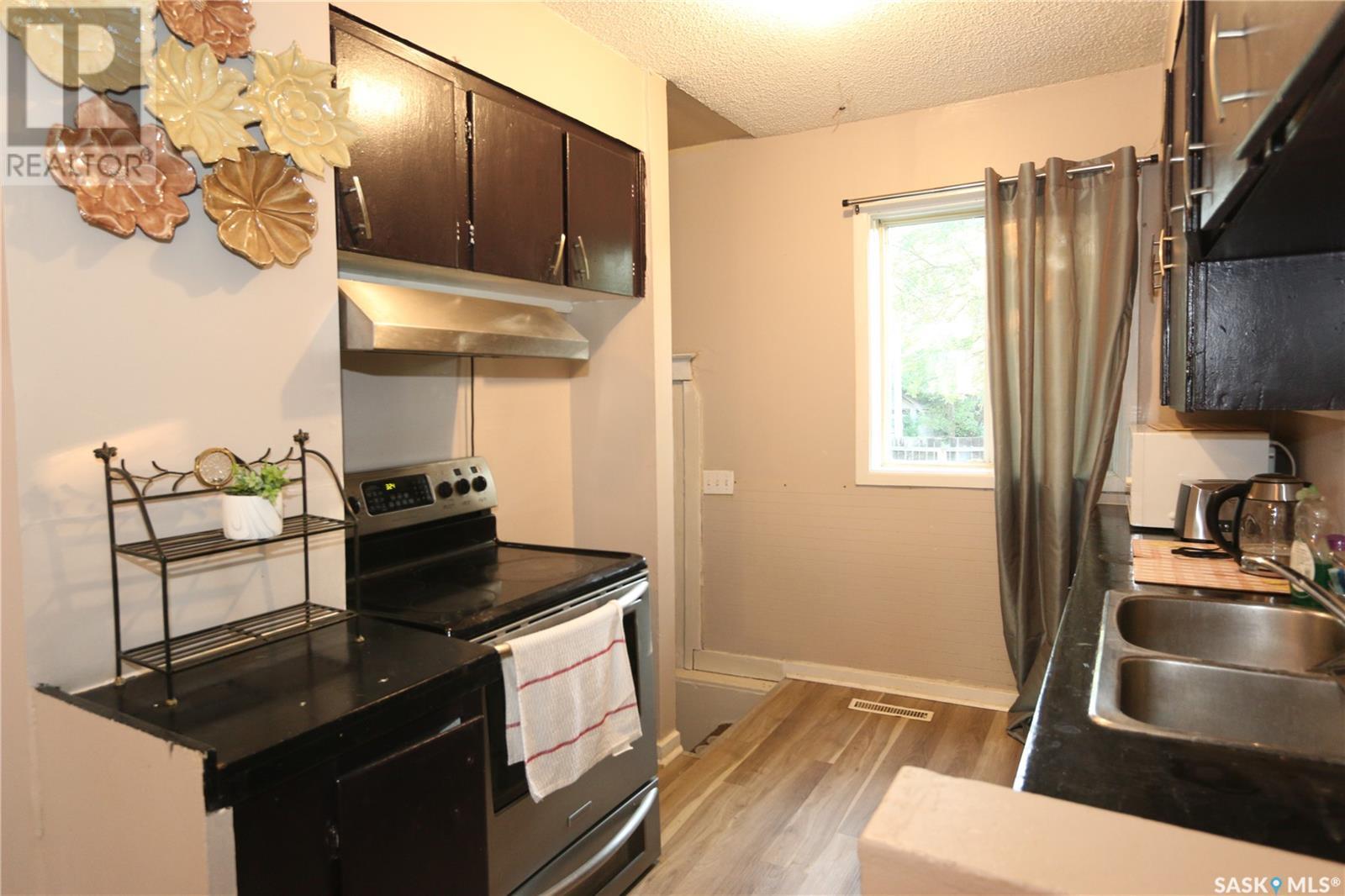 Photo 13 of 1360 Athol Street, Regina SK