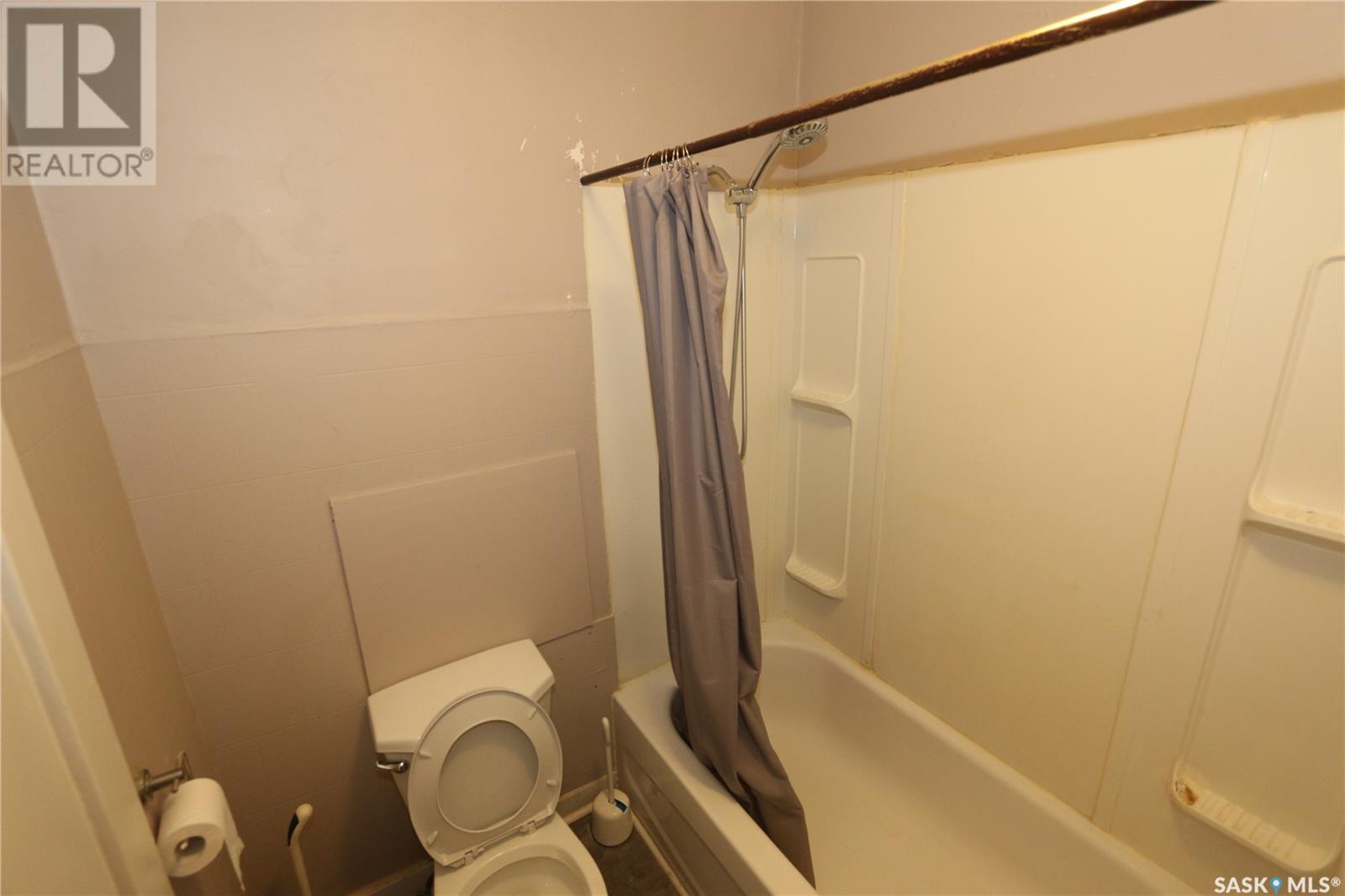 Photo 15 of 1360 Athol Street, Regina SK