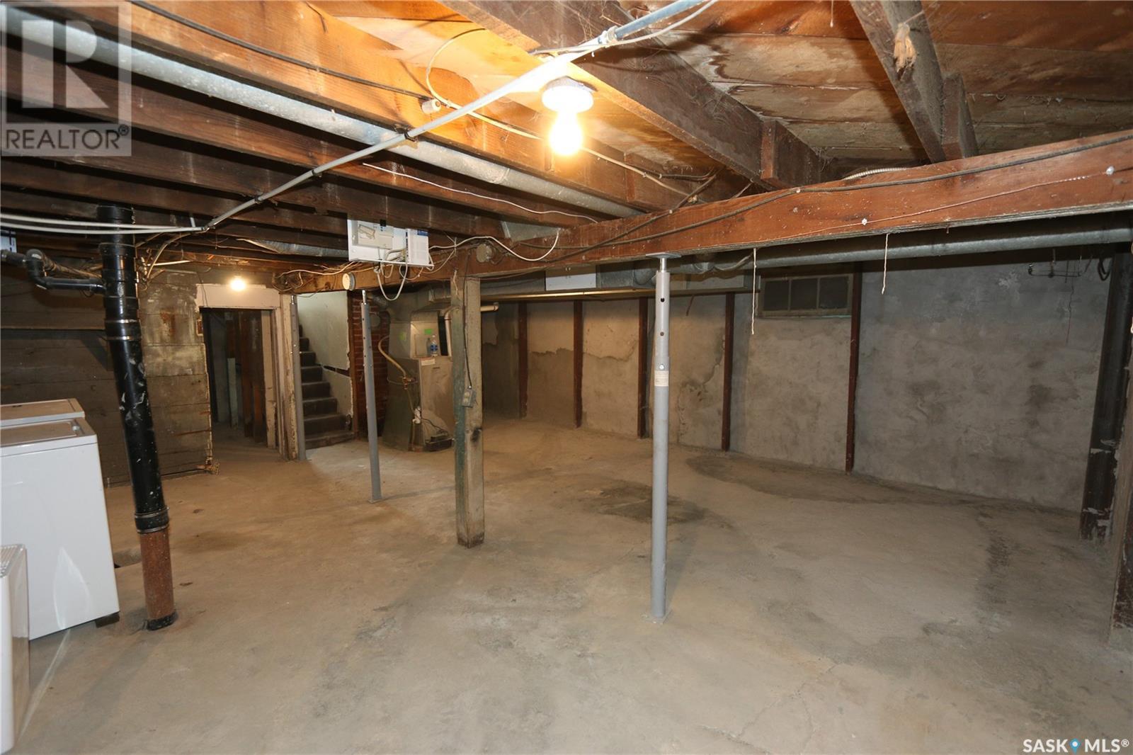 Photo 26 of 1360 Athol Street, Regina SK