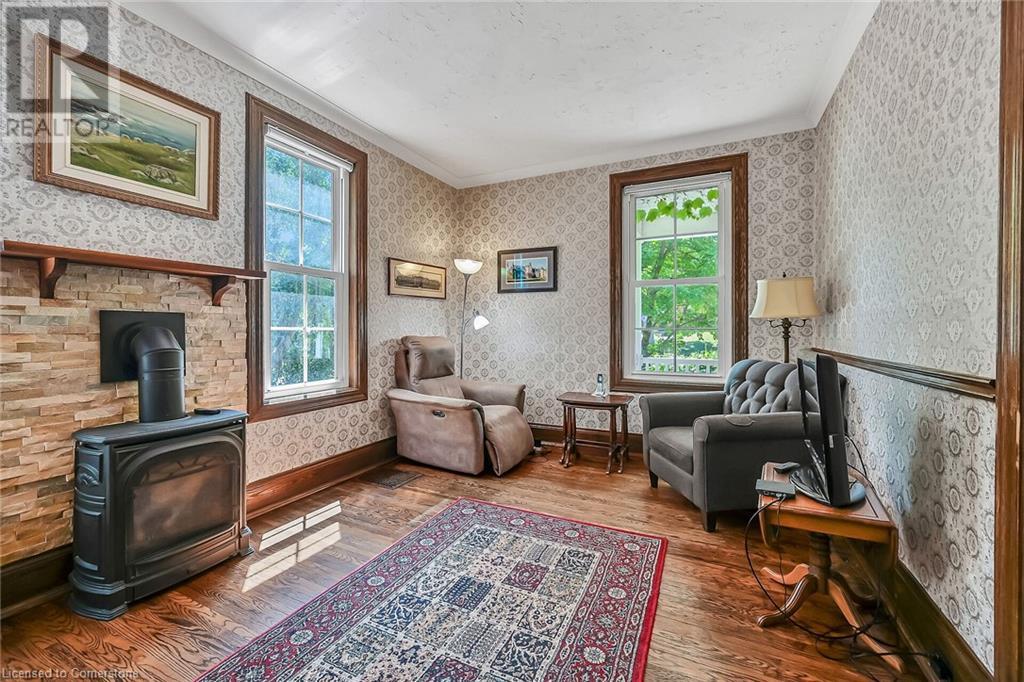Photo 10 of 94 Sutherland Street W, Caledonia ON