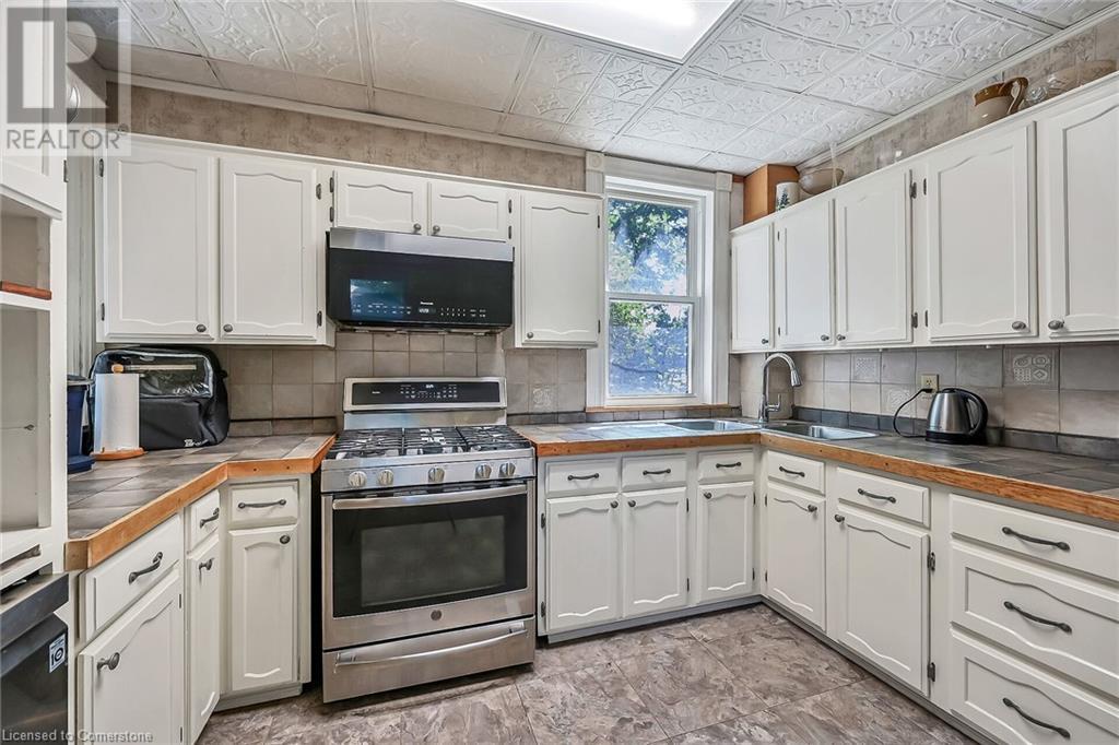 Photo 12 of 94 Sutherland Street W, Caledonia ON
