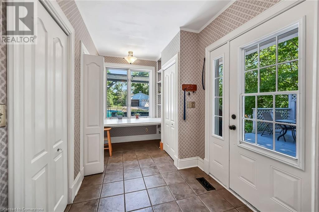 Photo 14 of 94 Sutherland Street W, Caledonia ON