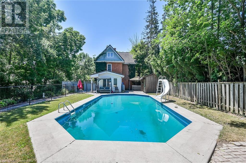 Photo 36 of 94 Sutherland Street W, Caledonia ON