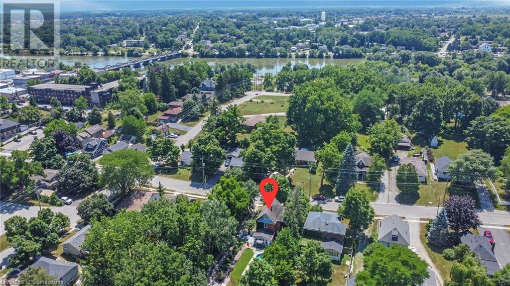 Photo 49 of 94 Sutherland Street W, Caledonia ON