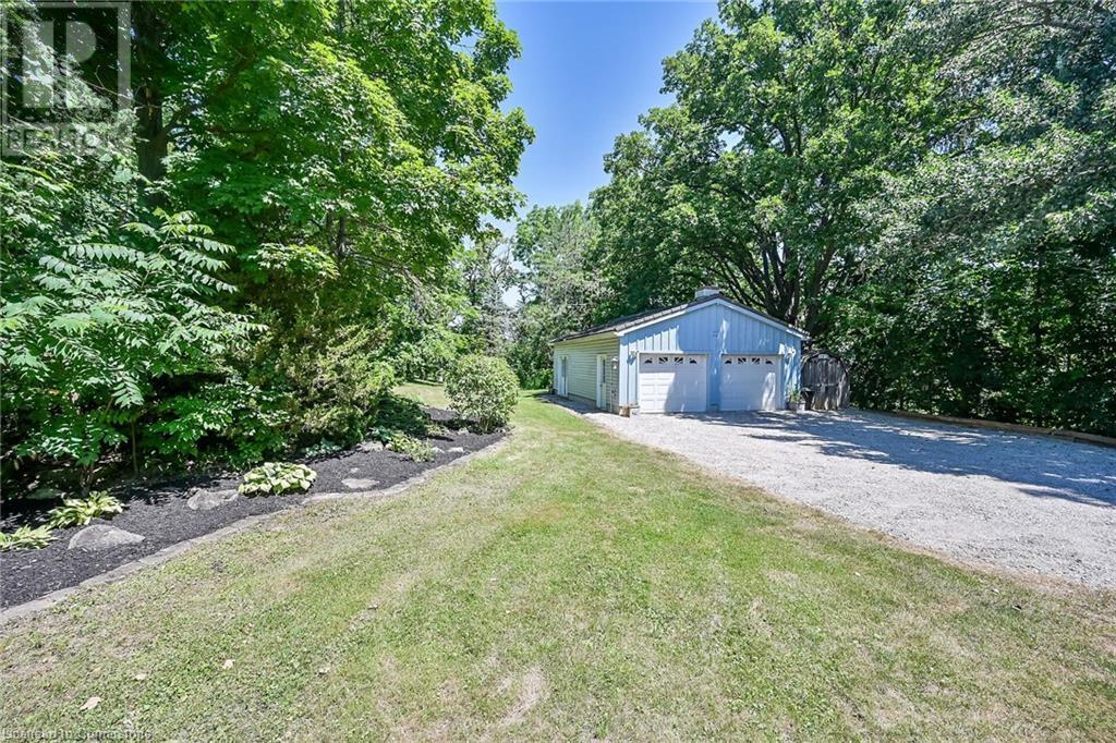 Photo 37 of 94 Sutherland Street W, Caledonia ON