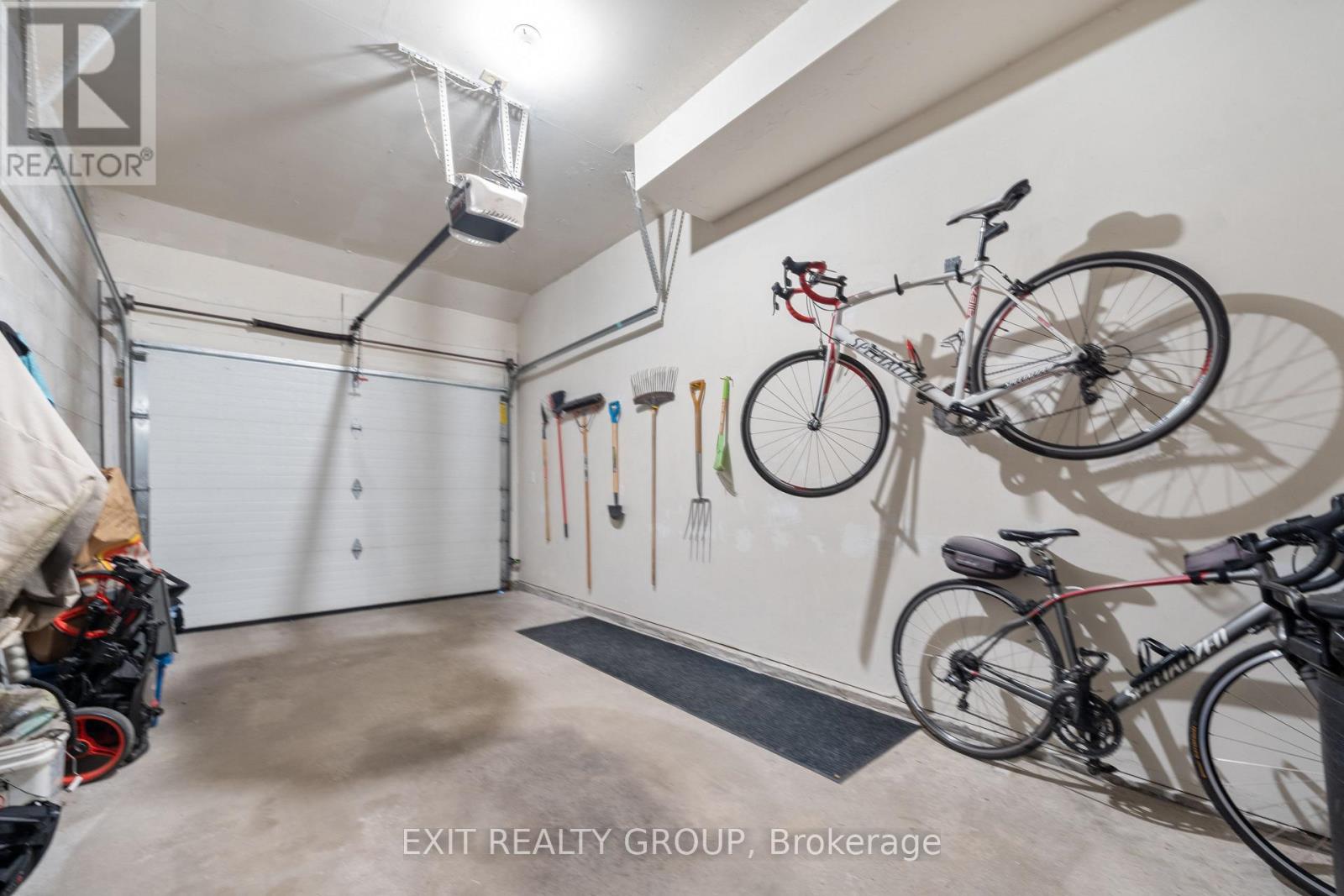 Photo 8 of 13 31 Keegan Parkway, Belleville ON