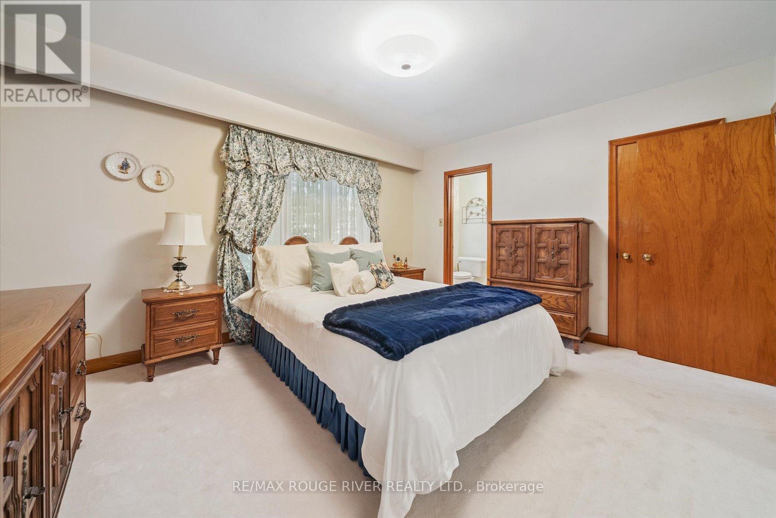 Photo 6 of 71 Cedar Brae Boulevard, Toronto ON
