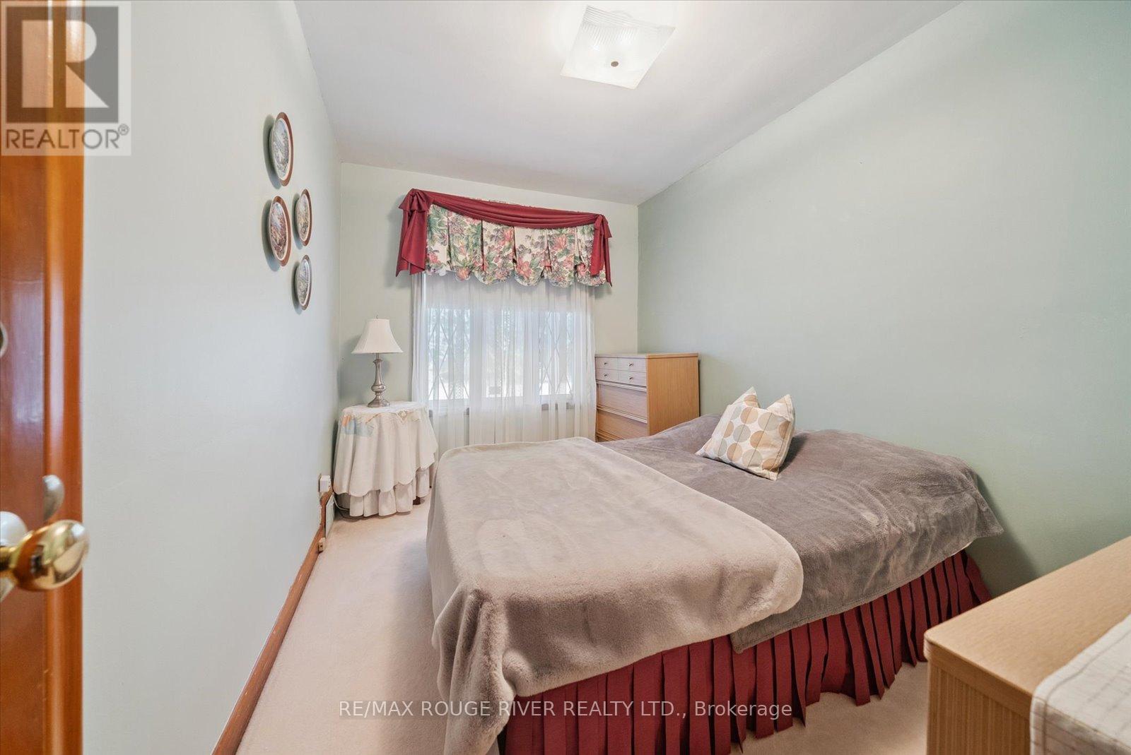 Photo 14 of 71 Cedar Brae Boulevard, Toronto ON