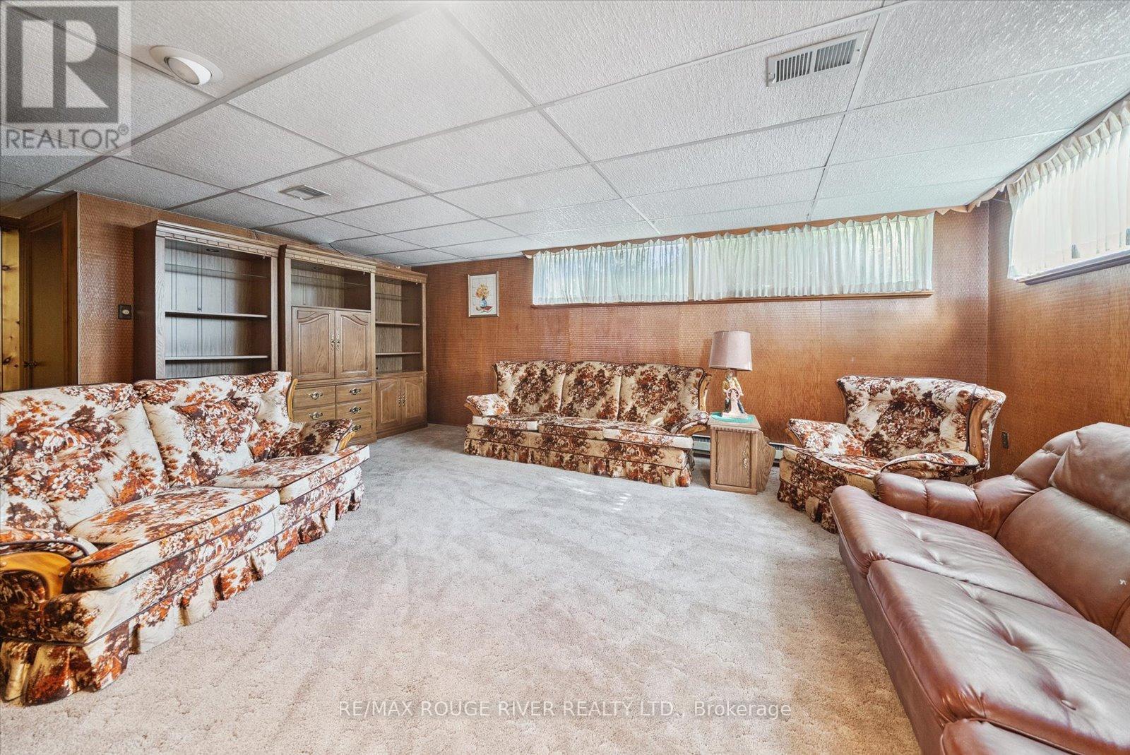 Photo 4 of 71 Cedar Brae Boulevard, Toronto ON